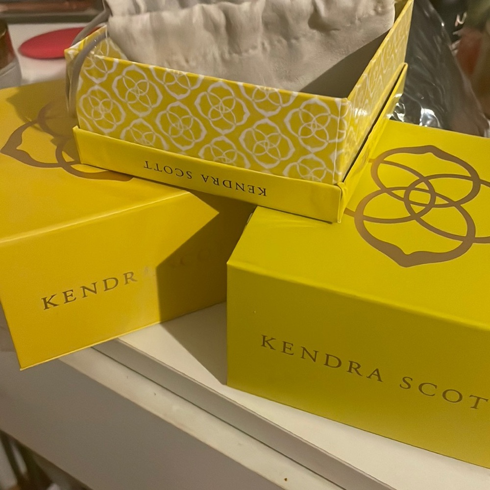 Kendra Scott Jewelry boxes